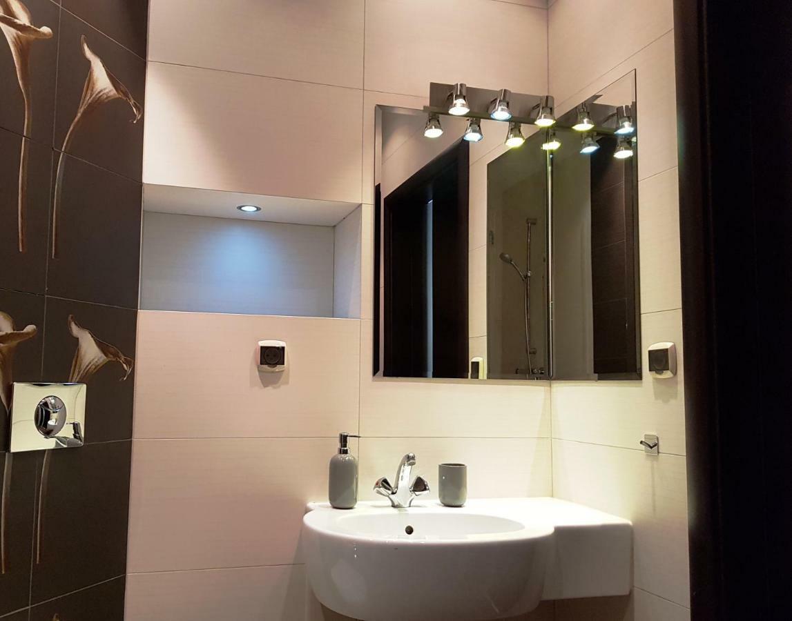 Appartamento Apartament "Cleopatra 5" Przy Rynku Z Parkingiem, Faktury Vat Kielce Esterno foto