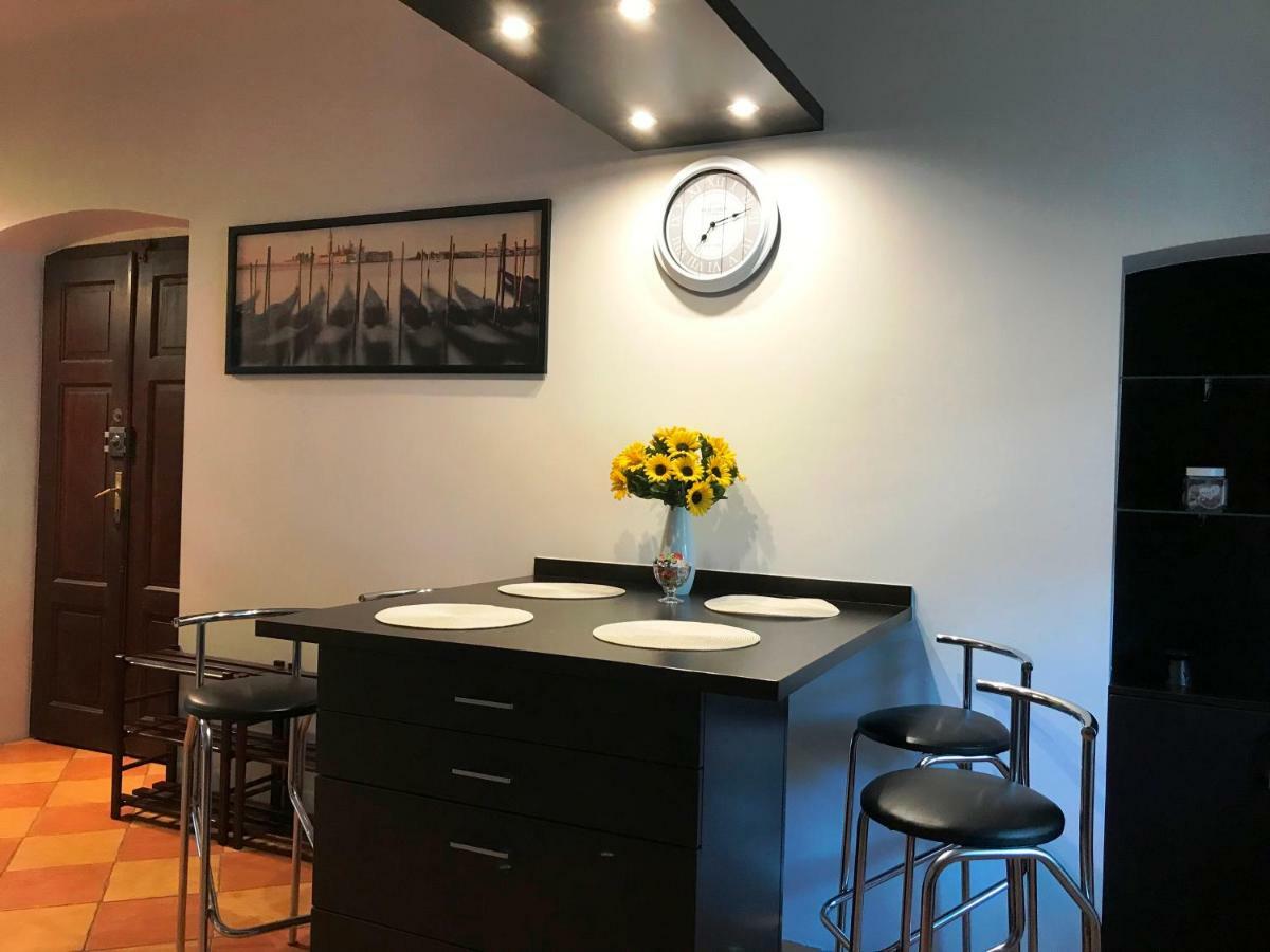 Appartamento Apartament "Cleopatra 5" Przy Rynku Z Parkingiem, Faktury Vat Kielce Esterno foto