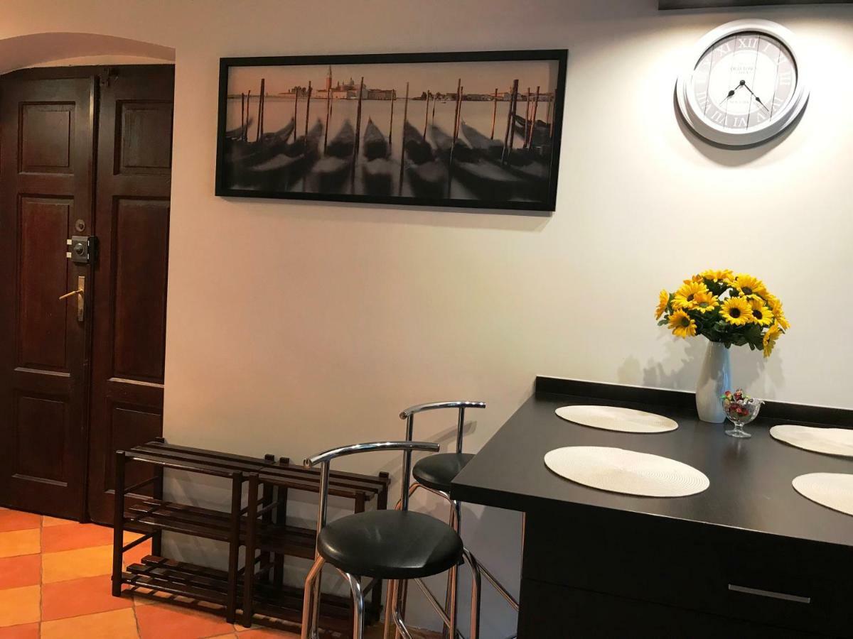 Appartamento Apartament "Cleopatra 5" Przy Rynku Z Parkingiem, Faktury Vat Kielce Esterno foto